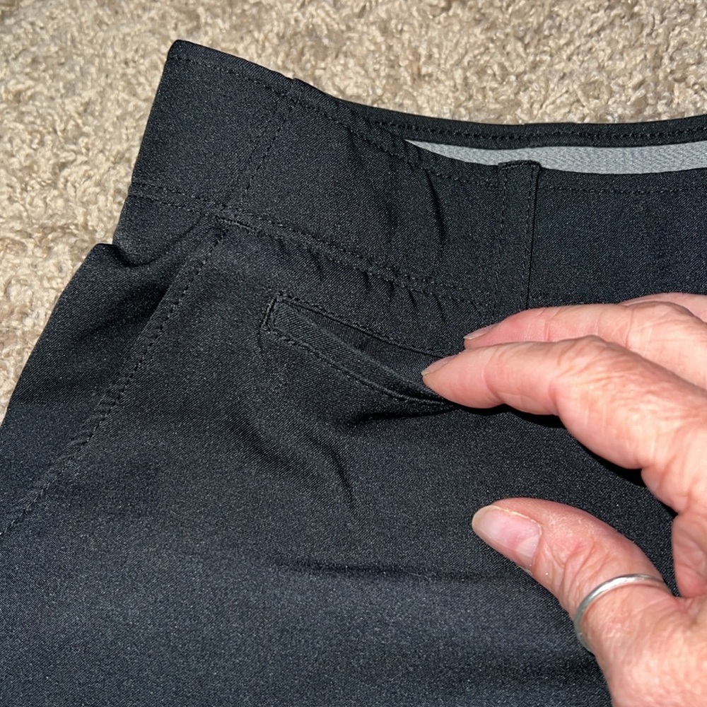 Under Armour black casual short - Picture 5 of 10